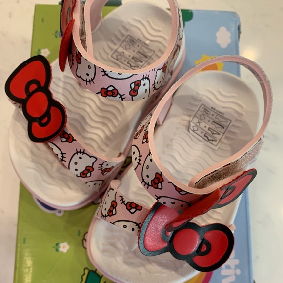 native shoes hello kitty